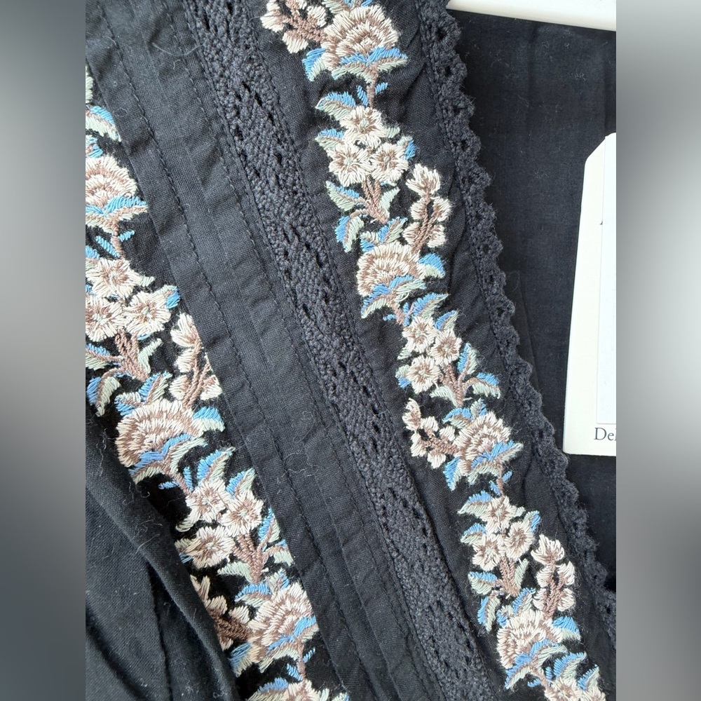 Abercrombie & Fitch Puff Sleeve Button Through Top Black Floral Embroidery Small - Picture 3 of 7
